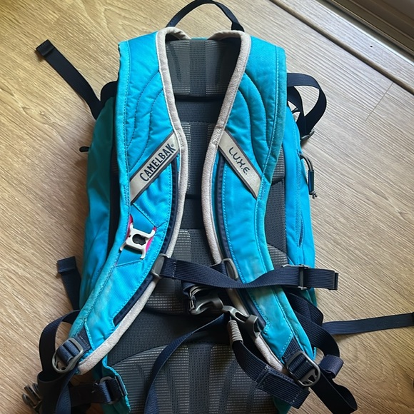 Camelbak LUXE 3L Hydration Backpack - Picture 6 of 8